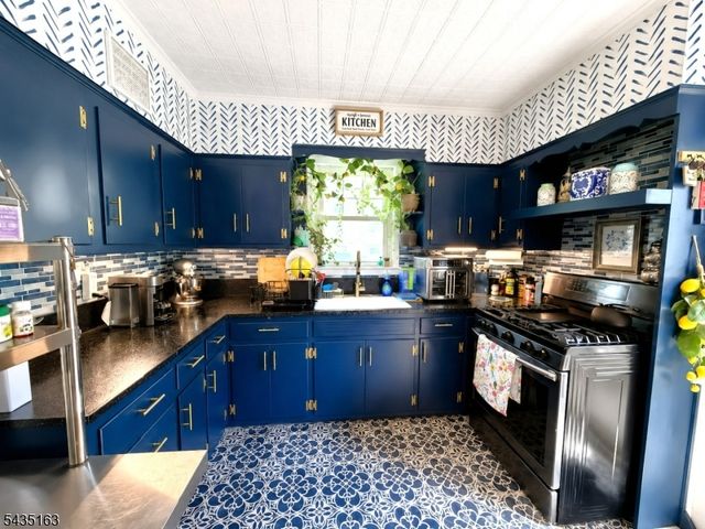 31 Hope St, Nutley Twp., NJ 07110