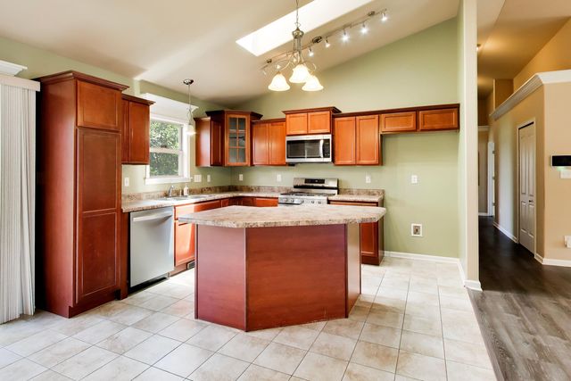 3738 W 68th Avenue, Merrillville, IN 46410
