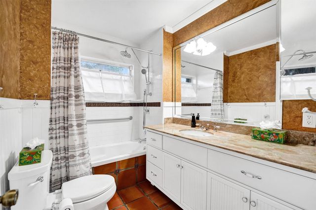 720 E Country Club Circle, Plantation, FL 33317