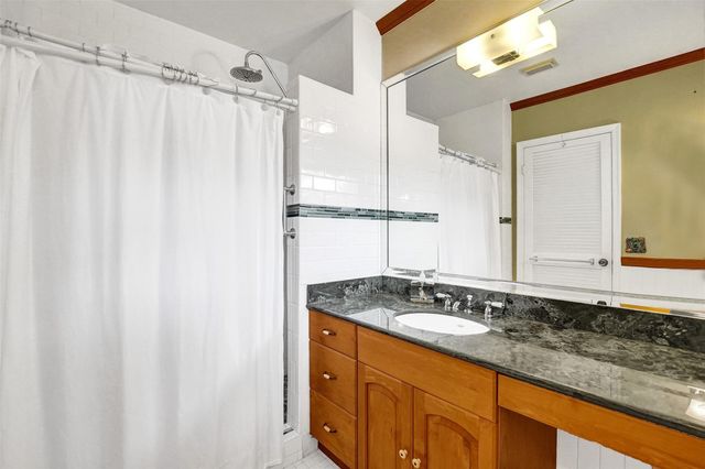 720 E Country Club Circle, Plantation, FL 33317