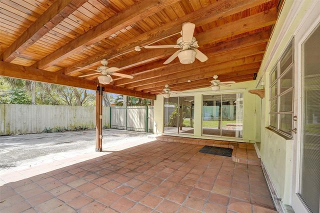 720 E Country Club Circle, Plantation, FL 33317