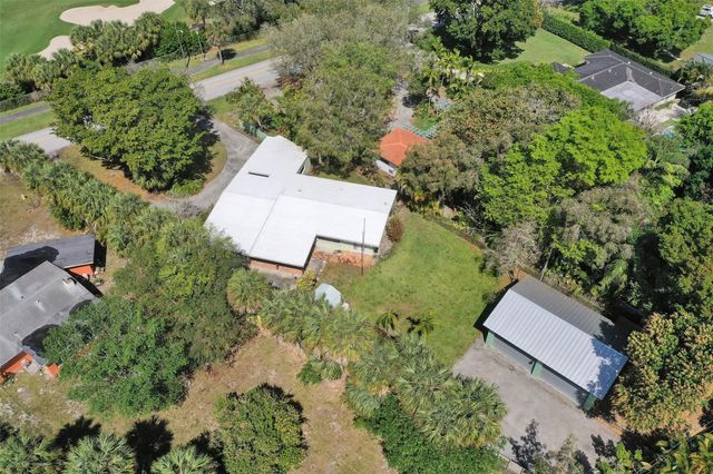 720 E Country Club Circle, Plantation, FL 33317