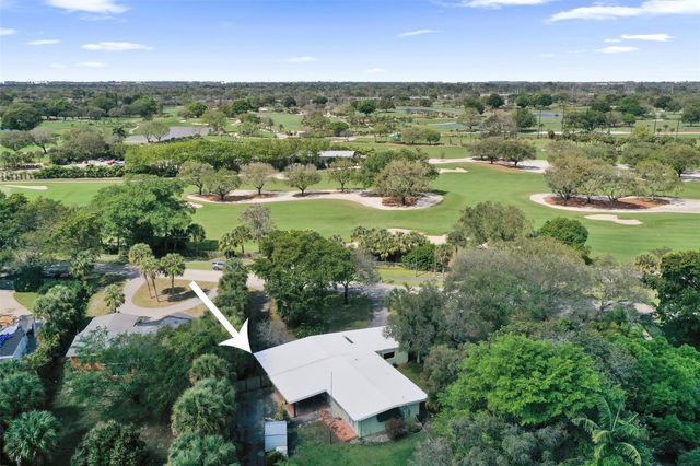 720 E Country Club Circle, Plantation, FL 33317