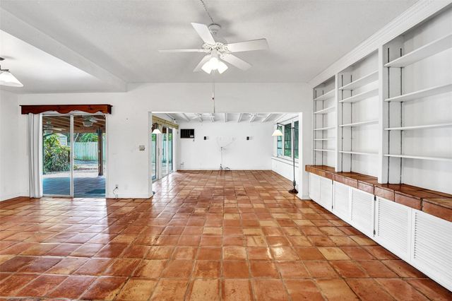 720 E Country Club Circle, Plantation, FL 33317