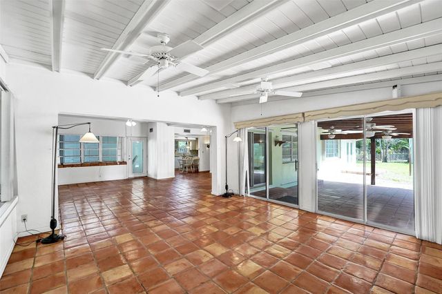 720 E Country Club Circle, Plantation, FL 33317