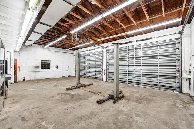 720 E Country Club Circle, Plantation, FL 33317