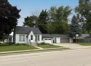1501 N SUMMIT STREET, Appleton, WI 54914