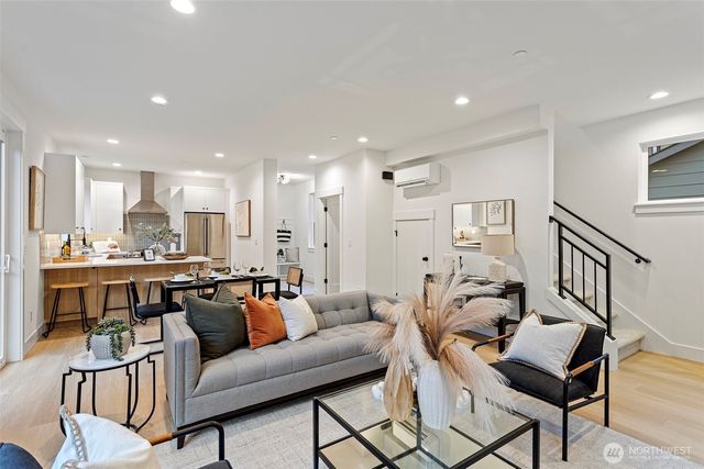 9513 132nd Avenue NE, Kirkland, WA 98033