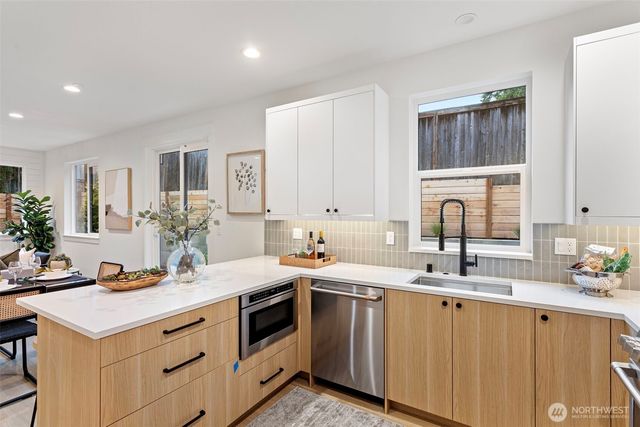 9513 132nd Avenue NE, Kirkland, WA 98033