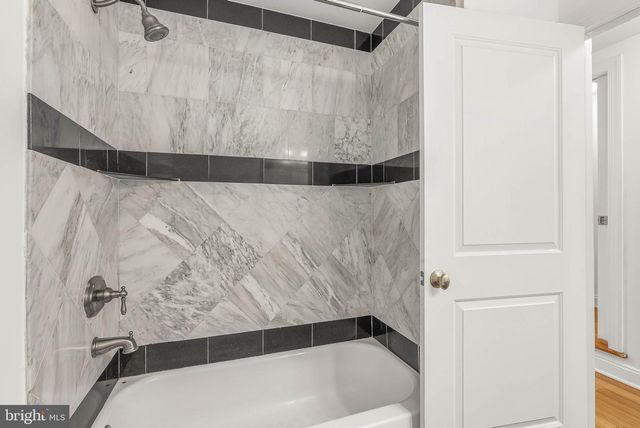 1004 N BODINE ST, Philadelphia, PA 19123