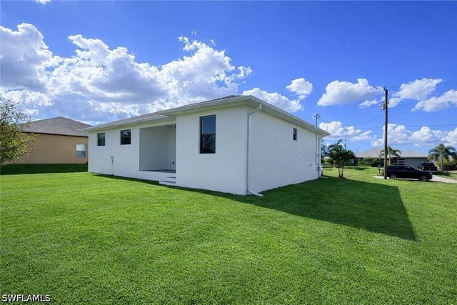 211 NW 25th AVE, Cape Coral, FL 33993