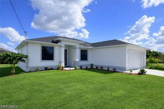 211 NW 25th AVE, Cape Coral, FL 33993