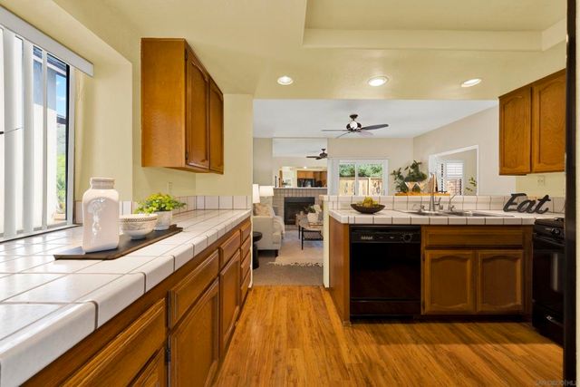 11458 Madera Rosa, San Diego, CA 92124