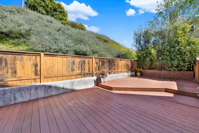11458 Madera Rosa, San Diego, CA 92124