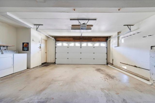11458 Madera Rosa, San Diego, CA 92124