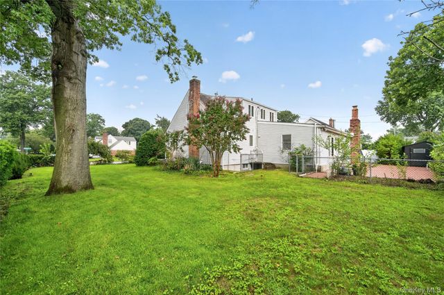 146 Longwood Avenue, Westbury, NY 11590