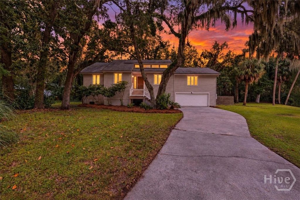 Image 1 of property listing at 12 Moss Pointe Court, Savannah, GA 31410