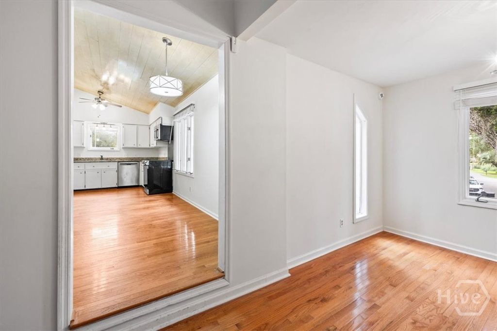 Image 10 of property listing at 12 Moss Pointe Court, Savannah, GA 31410