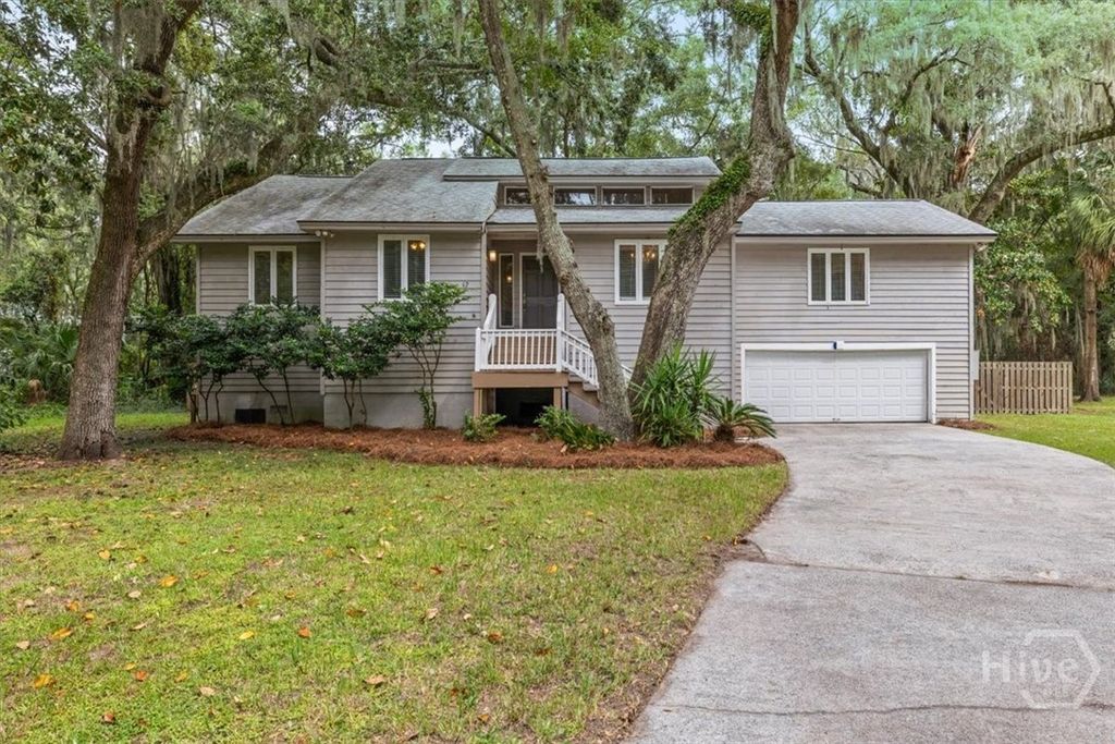 Image 2 of property listing at 12 Moss Pointe Court, Savannah, GA 31410