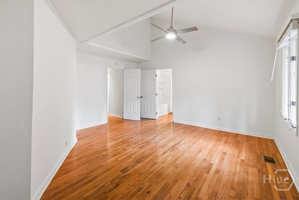 Image 21 of property listing at 12 Moss Pointe Court, Savannah, GA 31410