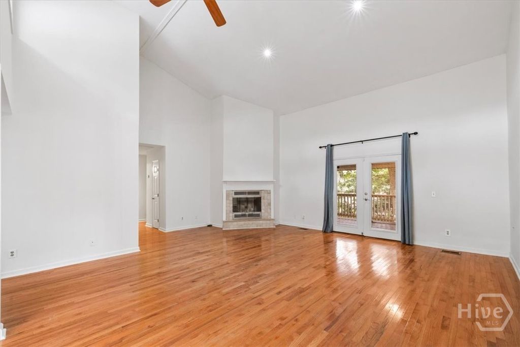 Image 6 of property listing at 12 Moss Pointe Court, Savannah, GA 31410