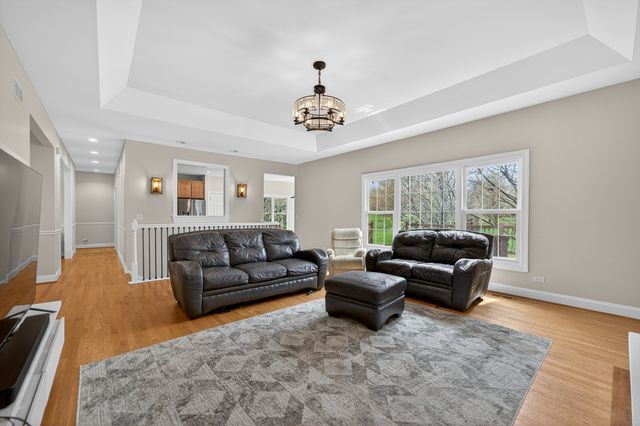 19N055 Woodview Parkway, Hampshire, IL 60140