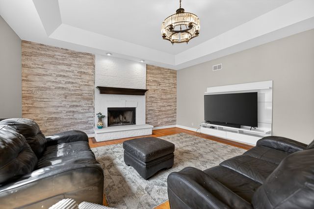 19N055 Woodview Parkway, Hampshire, IL 60140