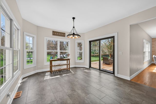 19N055 Woodview Parkway, Hampshire, IL 60140