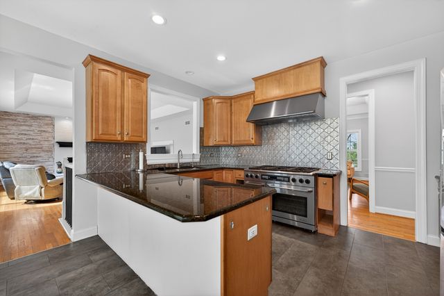 19N055 Woodview Parkway, Hampshire, IL 60140