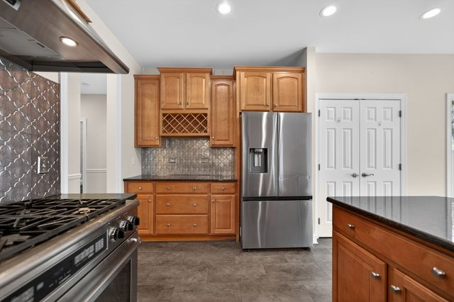 19N055 Woodview Parkway, Hampshire, IL 60140