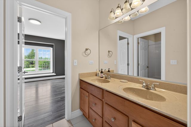 19N055 Woodview Parkway, Hampshire, IL 60140