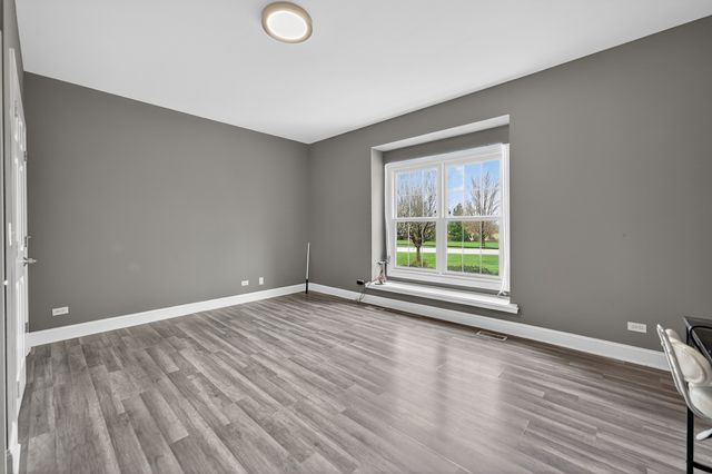 19N055 Woodview Parkway, Hampshire, IL 60140
