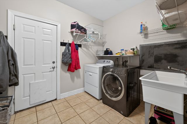 19N055 Woodview Parkway, Hampshire, IL 60140