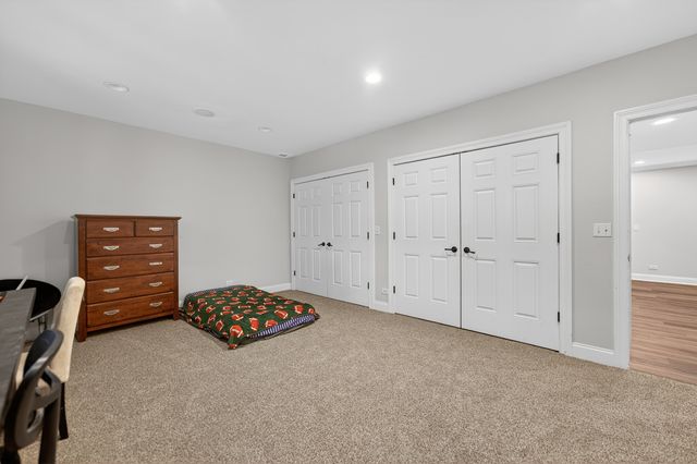 19N055 Woodview Parkway, Hampshire, IL 60140