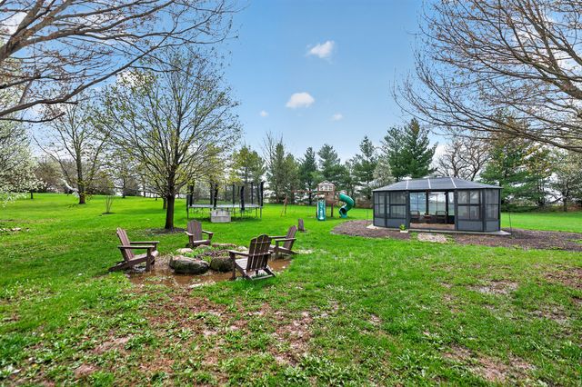 19N055 Woodview Parkway, Hampshire, IL 60140