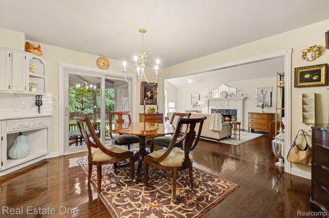 2819 Bywater Drive, Troy, MI 48085
