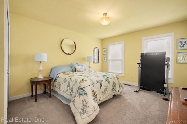 2819 Bywater Drive, Troy, MI 48085