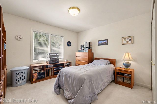 2819 Bywater Drive, Troy, MI 48085