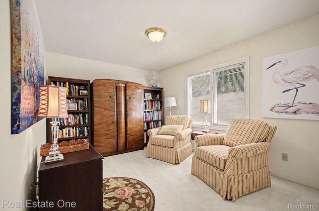 2819 Bywater Drive, Troy, MI 48085