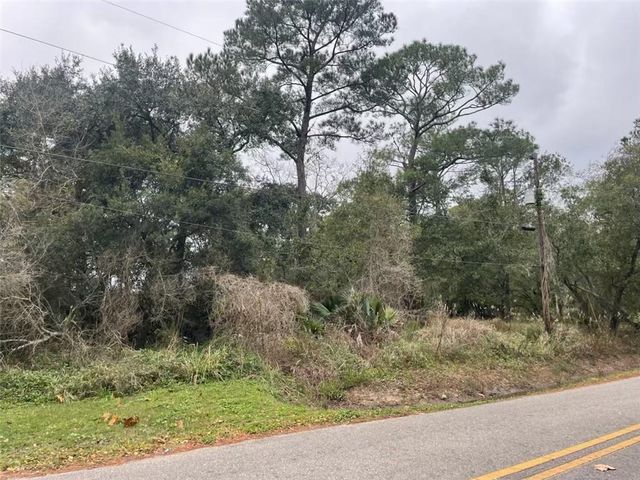 8965 Warner W Street, Bayou La Batre, AL 36509