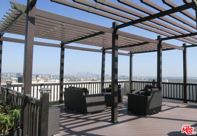 7250 FRANKLIN Avenue 801, Los Angeles, CA 90046
