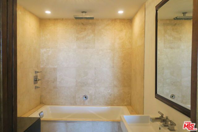 7250 FRANKLIN Avenue 801, Los Angeles, CA 90046