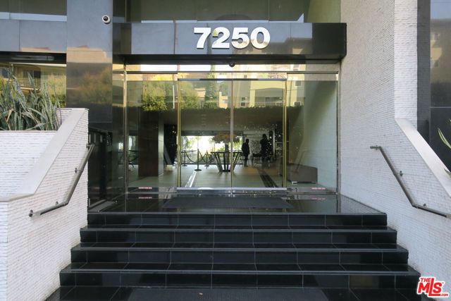 7250 FRANKLIN Avenue 801, Los Angeles, CA 90046