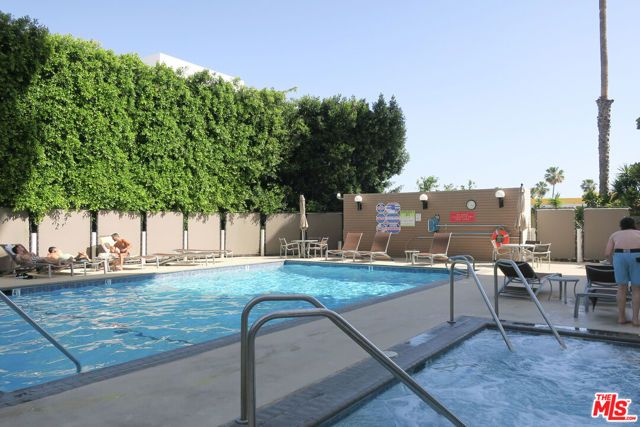 7250 FRANKLIN Avenue 801, Los Angeles, CA 90046