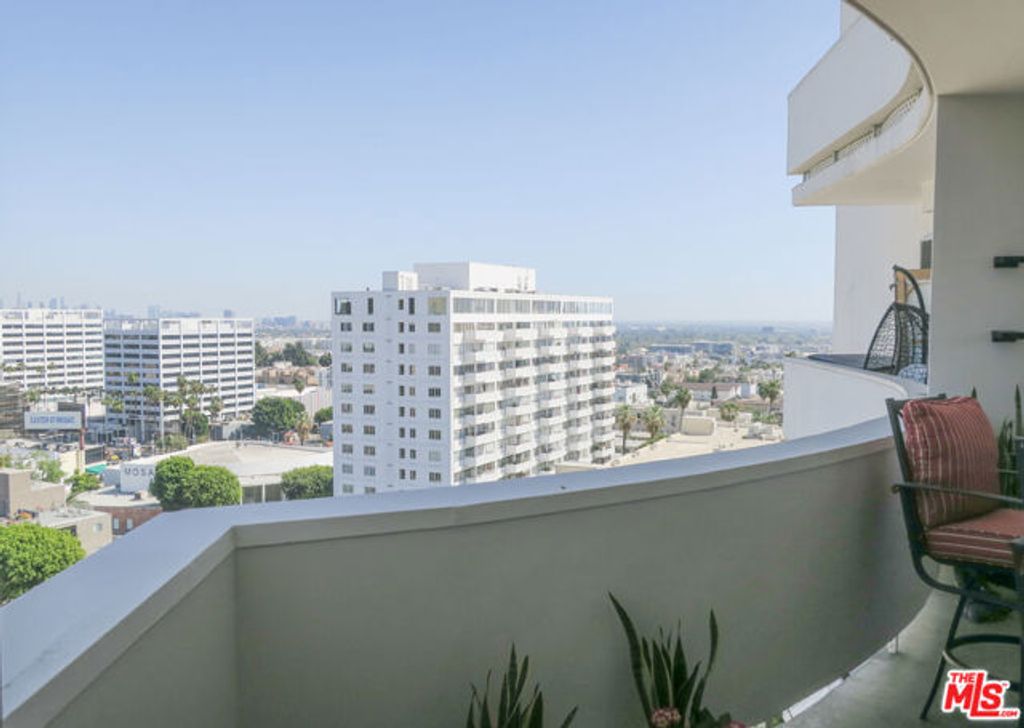 7250 FRANKLIN Avenue 801, Los Angeles, CA 90046