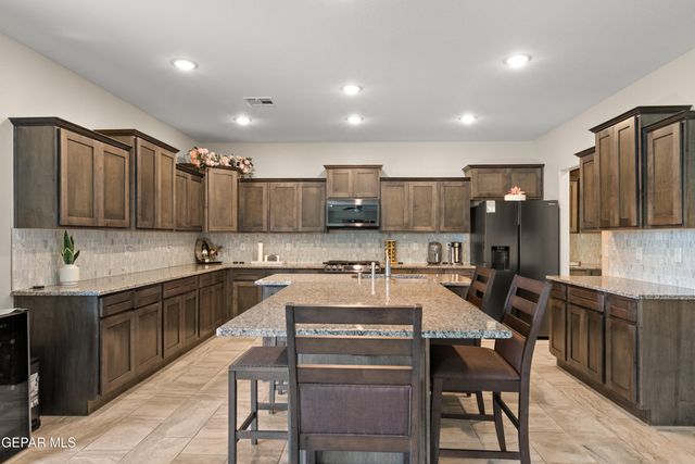 12776 HIDDEN EDGE Drive, Horizon City, TX 79928