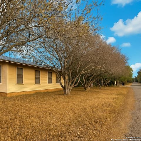 504 N Cedar, Pearsall, TX 78061