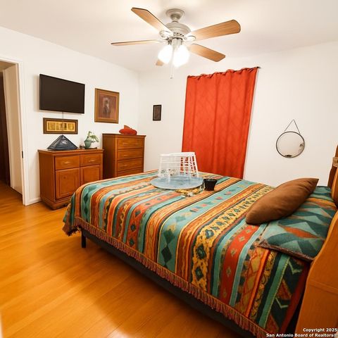 504 N Cedar, Pearsall, TX 78061