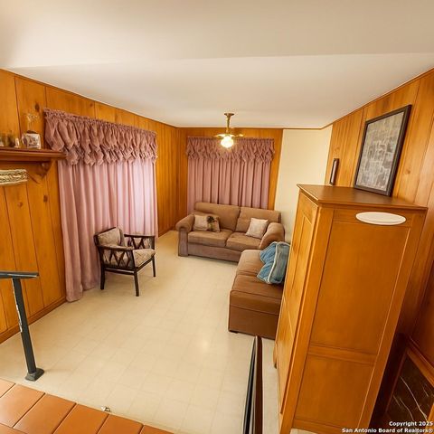 504 N Cedar, Pearsall, TX 78061