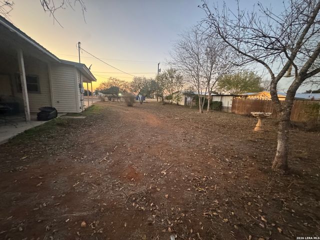 504 N Cedar, Pearsall, TX 78061